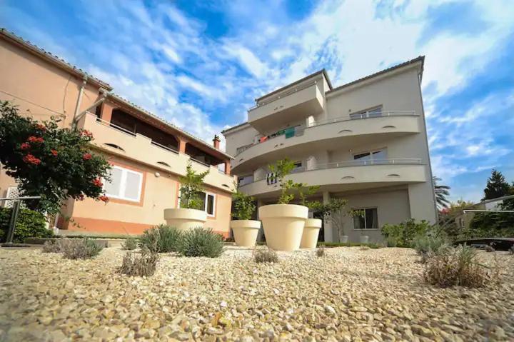 Avada Premium Apartment Novalja Exterior photo