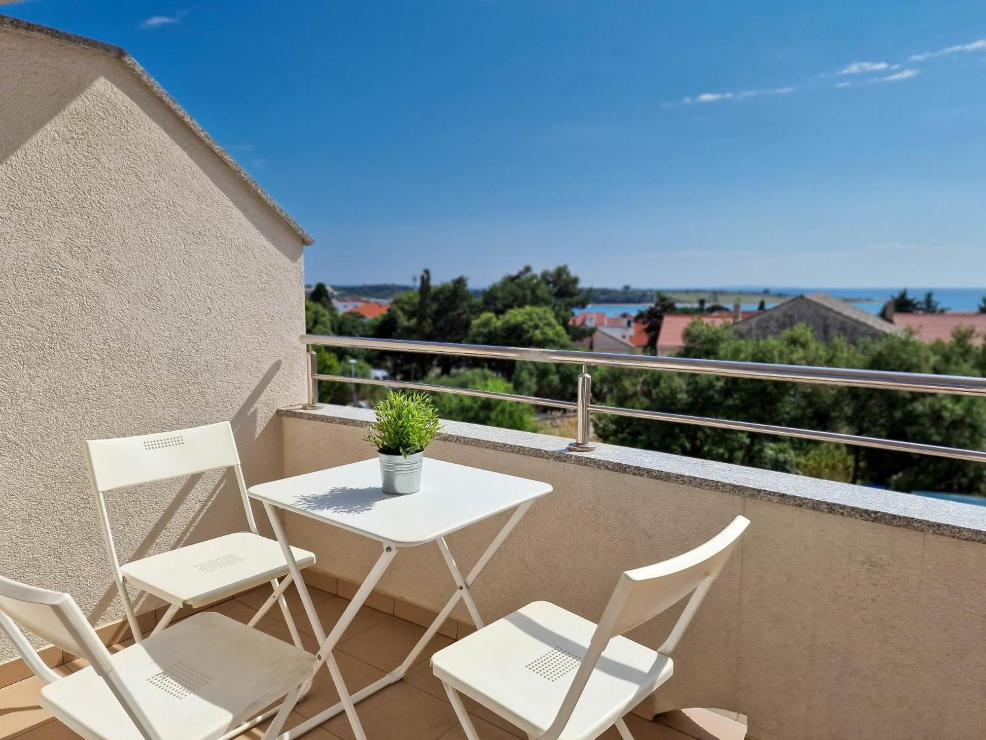 Avada Premium Apartment Novalja Exterior photo